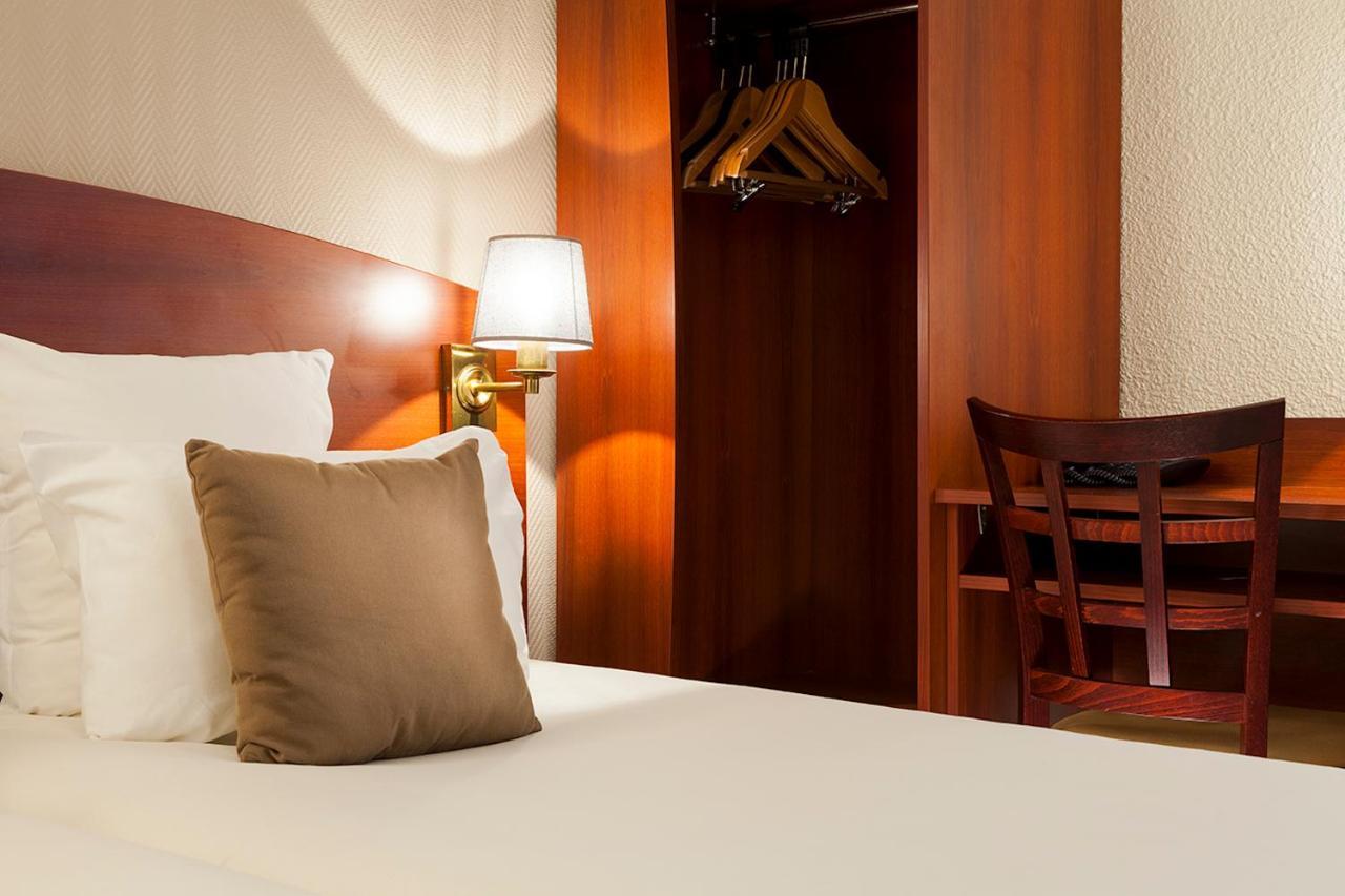 Chambre Lit Queen-Size avec Climatisation - Non-Fumeurs